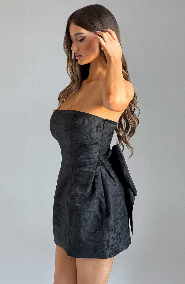 Maison Élise Chic Mini Dress