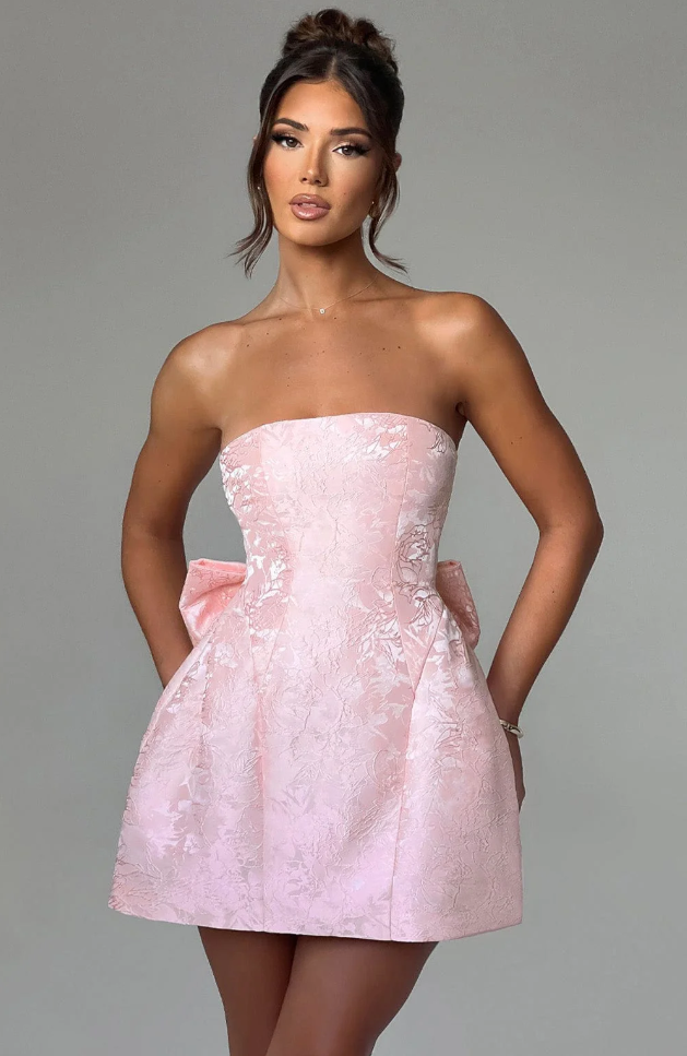 Maison Élise Chic Mini Dress