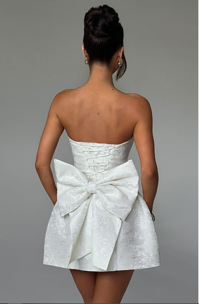 Maison Élise Chic Mini Dress