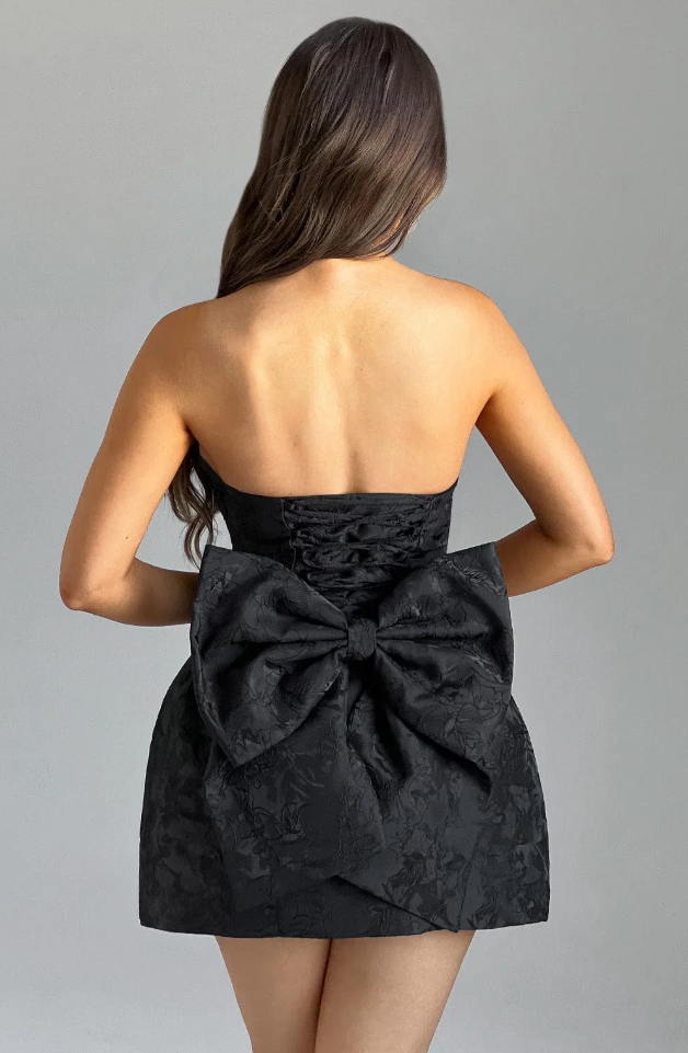 Maison Élise Chic Mini Dress