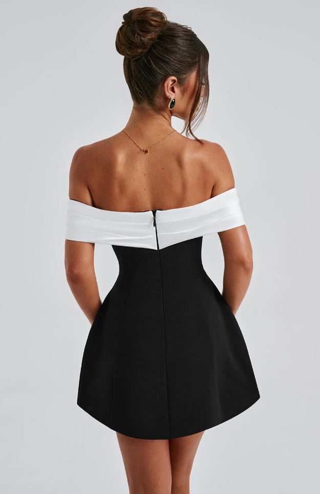 Maison Élise Ladina Classic Dress